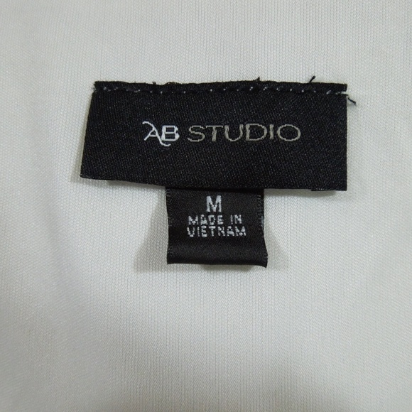 AB Studio White Long Sleeve Blouse w/ Detail - Picture 5 of 5